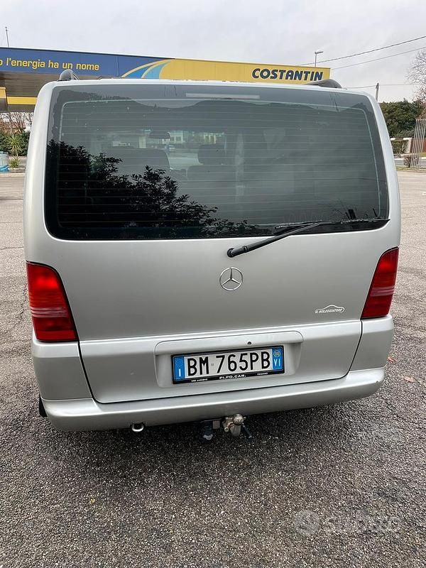 Usata Mercedes V220 2000 Grigio Monovolume