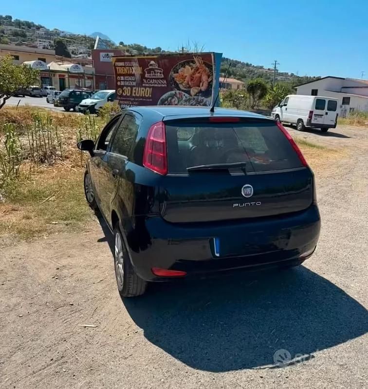 Usata Fiat Grande Punto 69 CV (50 kW) 2017 Utilitaria