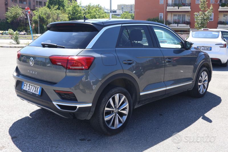 Usata VW T-Roc Style 150 CV (110 kW) 2019 Grigio SUV