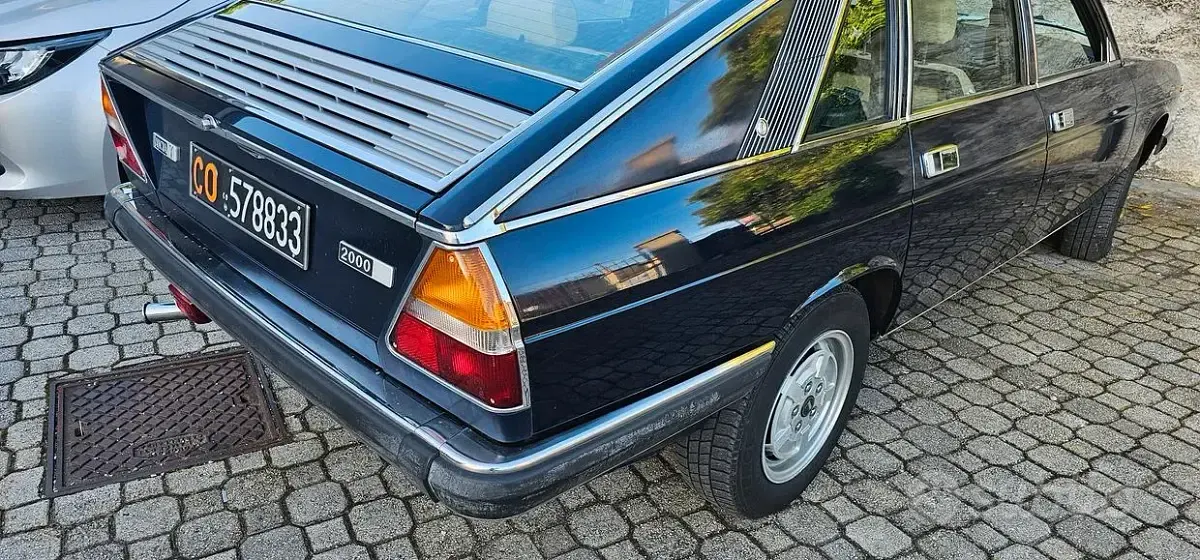 Usata Lancia 2000 1970 Blu Berlina