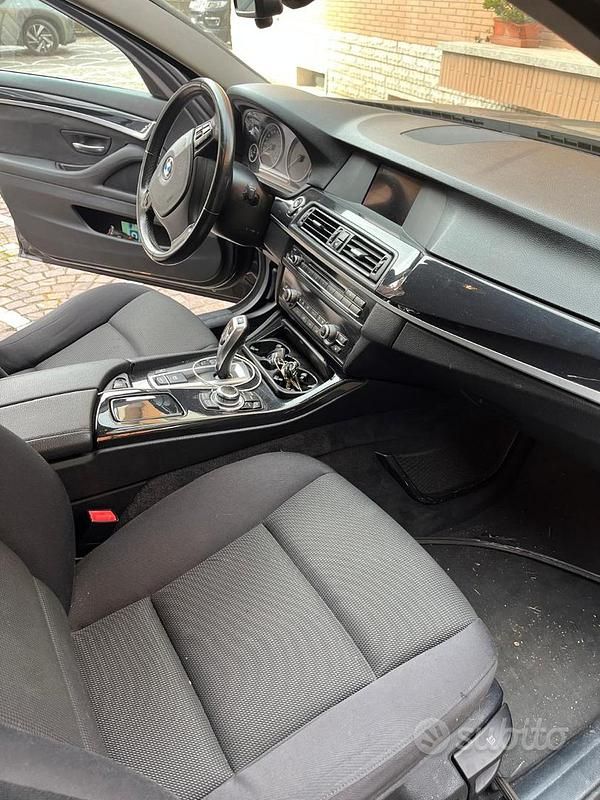 Usata BMW 520 184 CV (135 kW) 2012 Nero Berlina