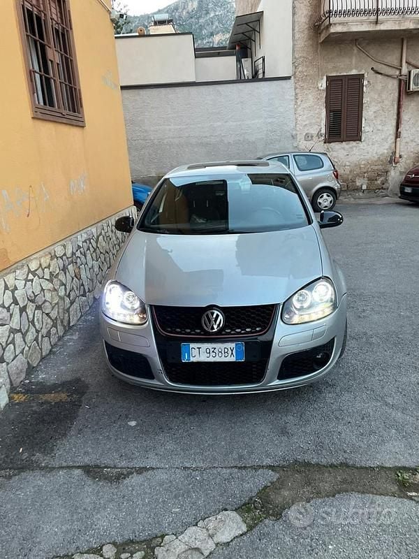 Usata VW Golf V Sportline 140 CV (102 kW) 2005 Grigio Utilitaria