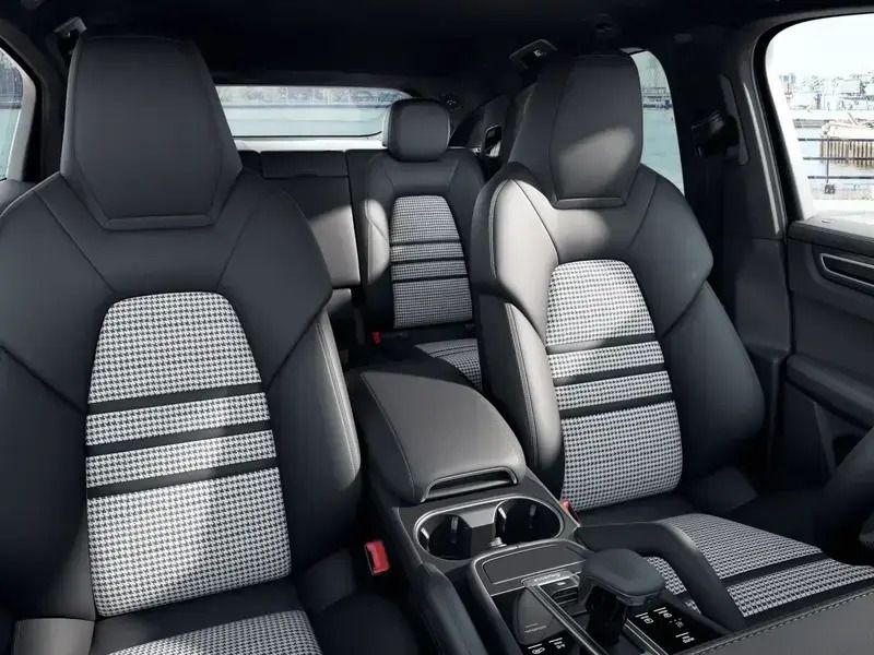 Usato 2022 Porsche Cayenne GTS 4.0 Benzin (133.900 €) 52100 Arezzo