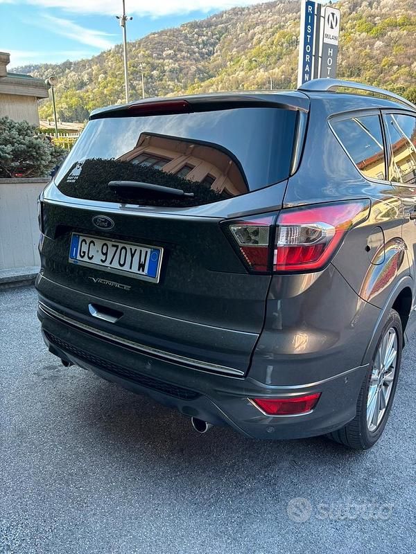 Usata Ford Kuga Vignale 150 CV (110 kW) 2018 Grigio SUV