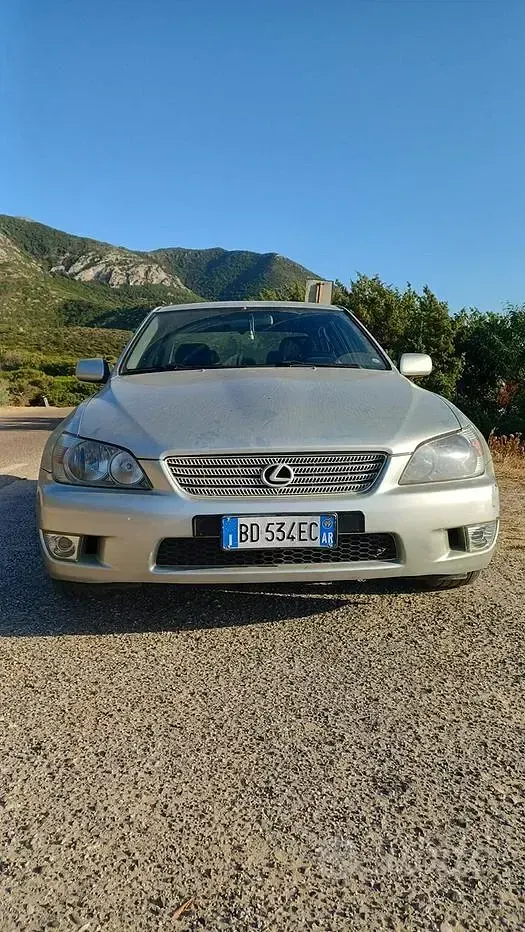 Usata Lexus IS200 155 CV (114 kW) 1999 Grigio Berlina