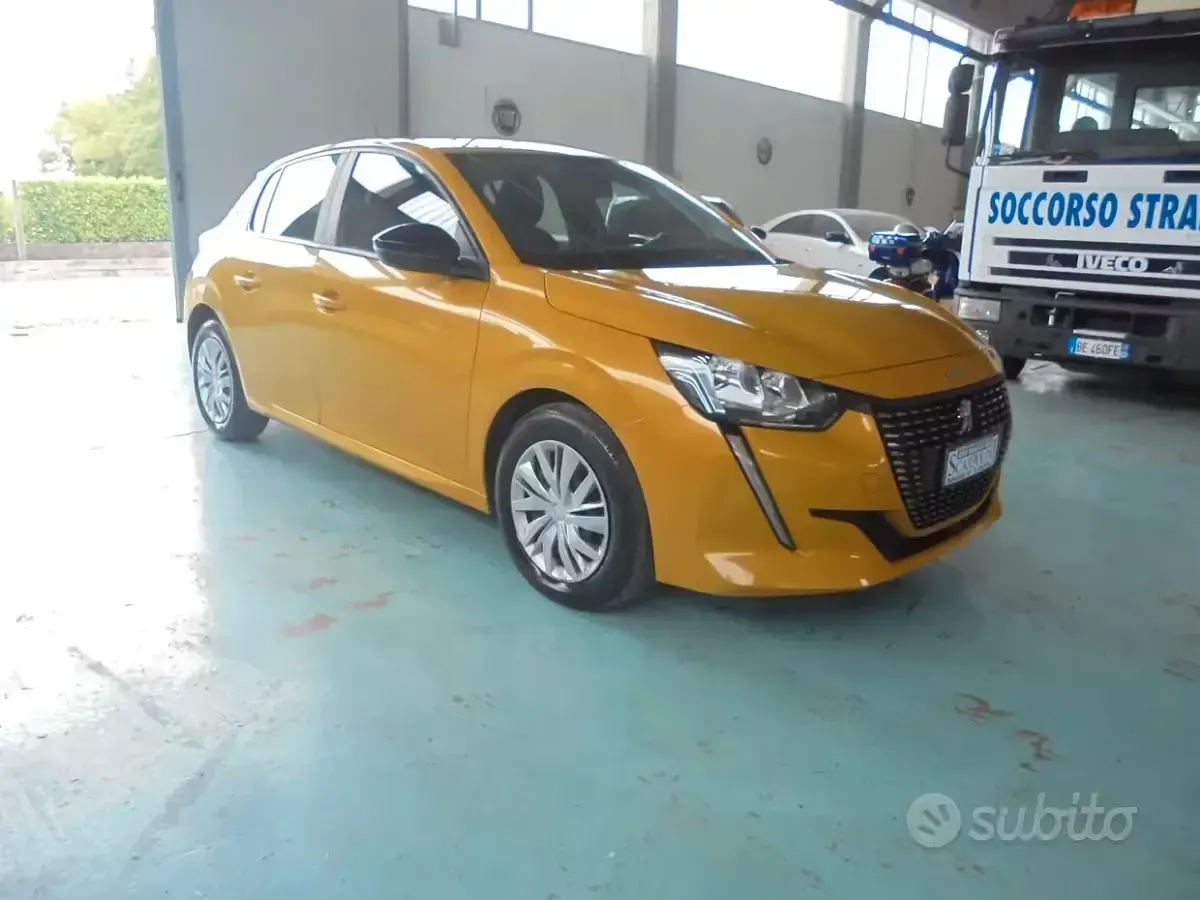 Usata Peugeot 208 Active 75 CV (55 kW) 2023 Giallo Utilitaria
