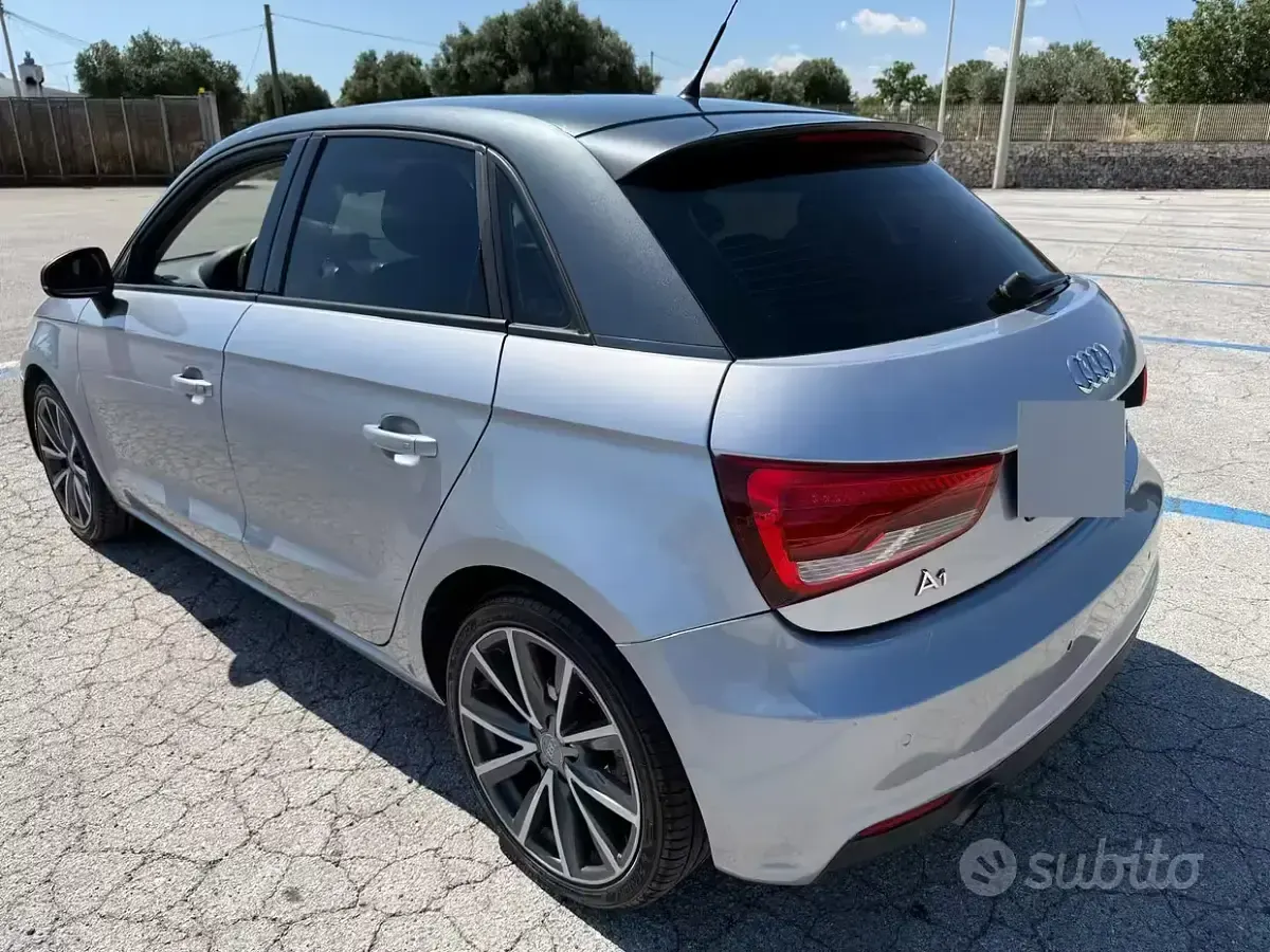 Usata Audi A1 Sportback 90 CV (66 kW) 2016 Grigio Utilitaria