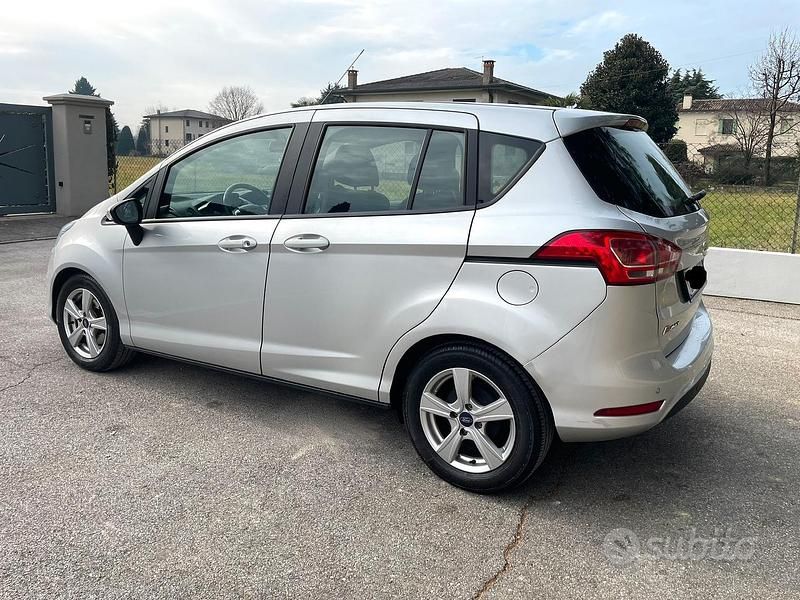 Usata Ford B-MAX Titanium 75 CV (55 kW) 2015 Grigio Monovolume