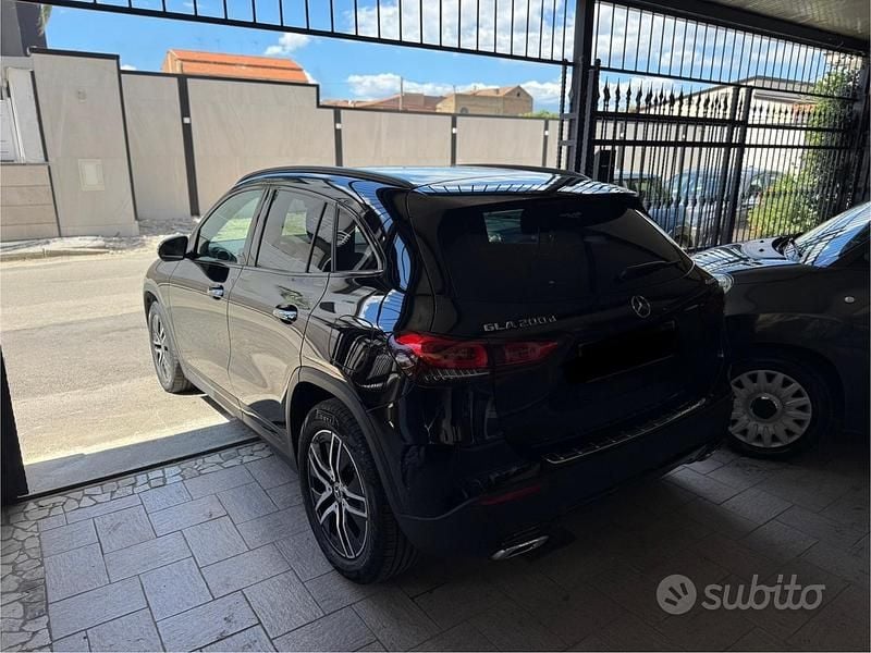 Usata Mercedes GLA200 Premium 149 CV (109 kW) 2021 Nero SUV