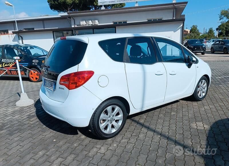 Usata Opel Meriva 95 CV (69 kW) 2014 Bianco Monovolume
