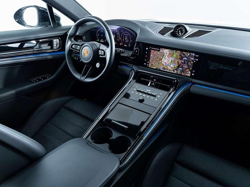 Usata Porsche Panamera 354 CV (260 kW) 2025 Nero jet metallizzato Utilitaria