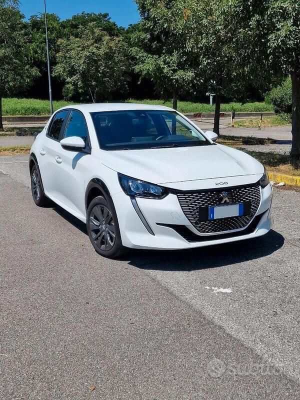 Bianco Usata 2021 Peugeot e-208 Active Due volumi | 18.400 € (Molto cara) - Immagine 1/4