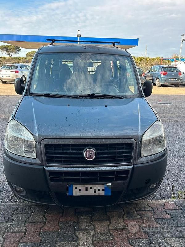Usata Fiat Doblò 105 CV (77 kW) 2009 Marrone Monovolume