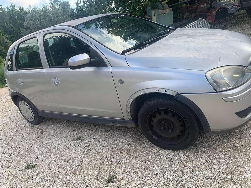 Usata Opel Corsa Enjoy 60 CV (44 kW) 2005 Grigio Berlina