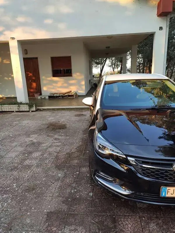 Usata Opel Astra Innovation 150 CV (110 kW) 2017 Nero Berlina