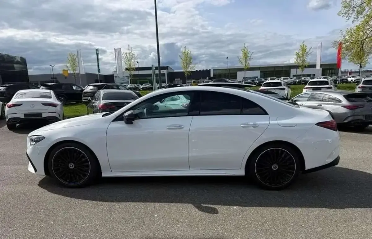 Usata Mercedes CLA220 Business 190 CV (139 kW) 2025 Bianco polare Berlina