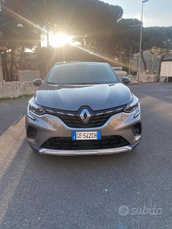 Usata Renault Captur Intens 116 CV (85 kW) 2021 Grigio SUV