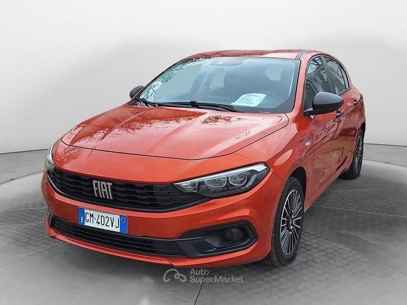 Usata Fiat Tipo 101 CV (74 kW) 2023 Gray Utilitaria