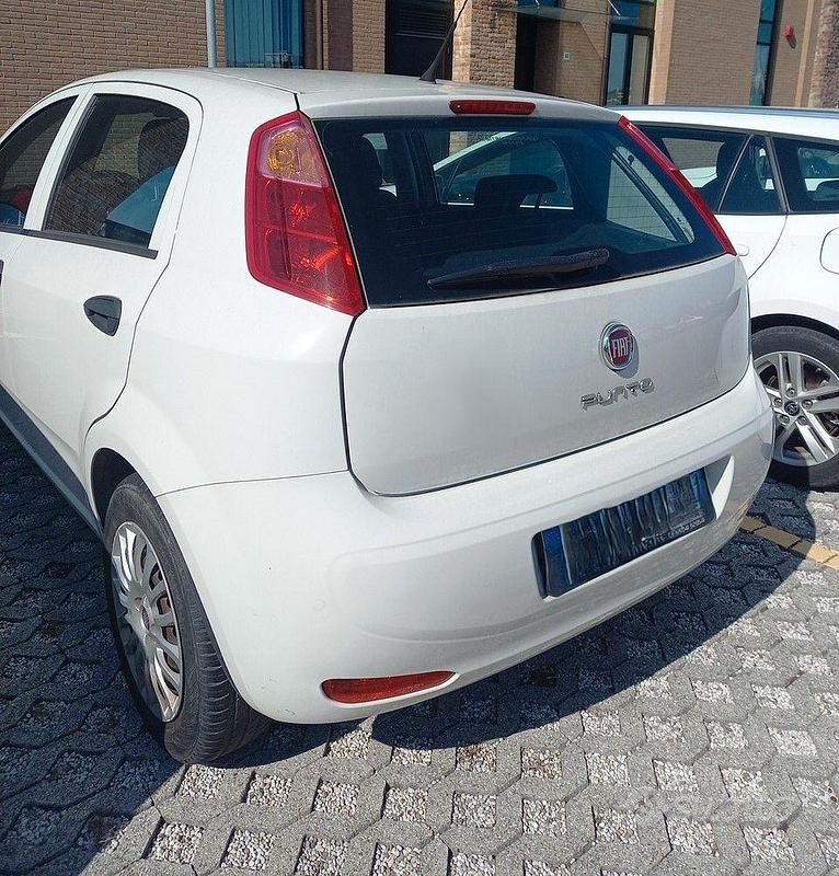 Usata Fiat Grande Punto Street 69 CV (50 kW) 2016 Bianco Utilitaria