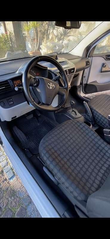 Usata Toyota iQ 68 CV (50 kW) 2009 Bianco Utilitaria