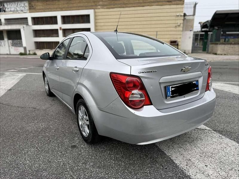 Usata Chevrolet Aveo LT 86 CV (63 kW) 2012 Argento Berlina