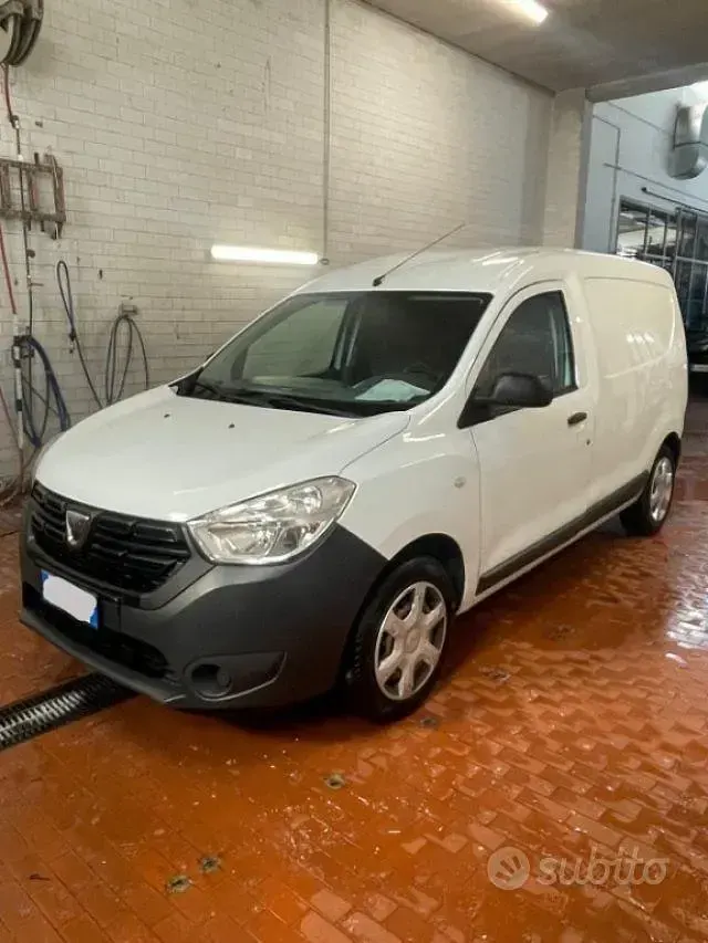 Usata Dacia Dokker 102 CV (75 kW) 2018 Monovolume