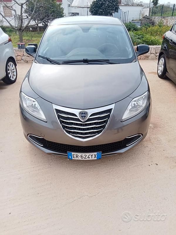Usata Lancia Ypsilon 95 CV (69 kW) 2013 Grigio Utilitaria