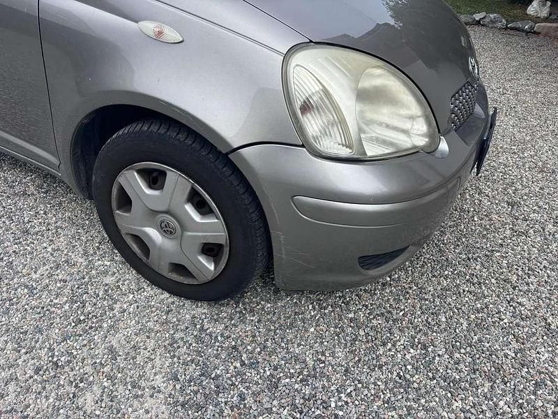Usata Toyota Yaris 65 CV (47 kW) 2003 Berlina