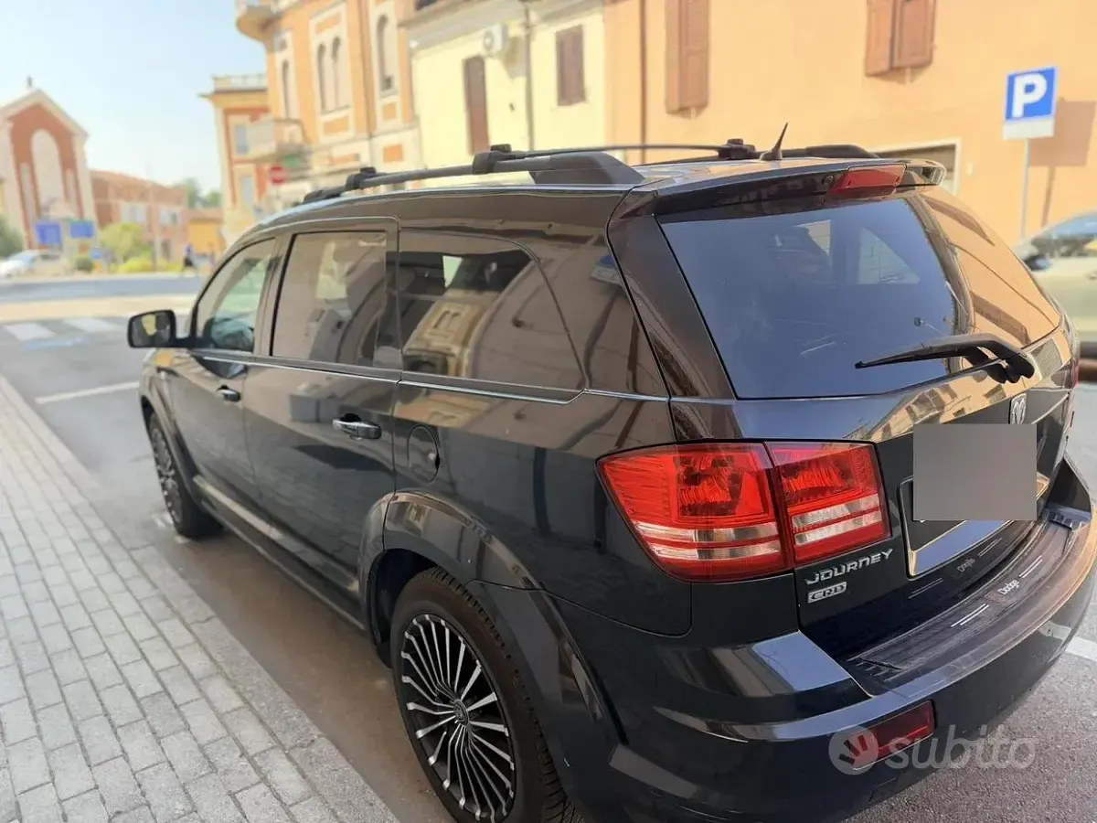 Usata Dodge Journey 140 CV (102 kW) 2009 Nero SUV