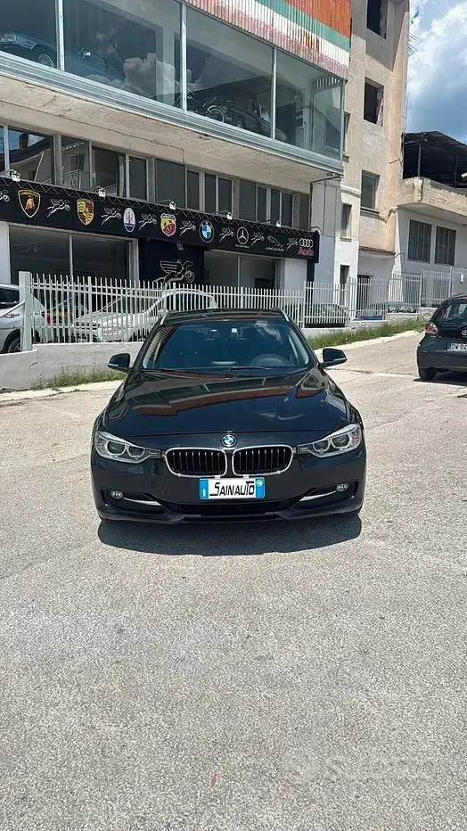 Usata BMW 320 Sport Line 184 CV (135 kW) 2013 Nero Station wagon