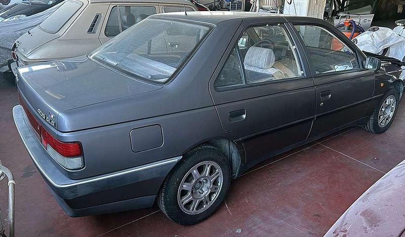 Begagnad Peugeot 405 69 HK (50 kW) 1988 Grå Sedan