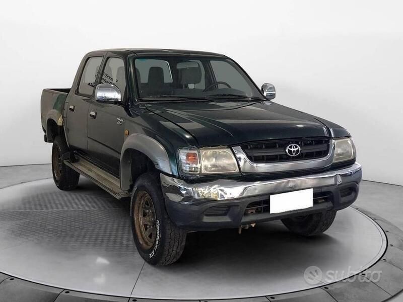 Usata Toyota HiLux 88 CV (64 kW) 2003 Verde Pick-up