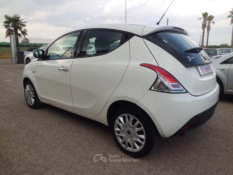 Usata Lancia Ypsilon Platinum 95 CV (69 kW) 2011 Bianco Utilitaria