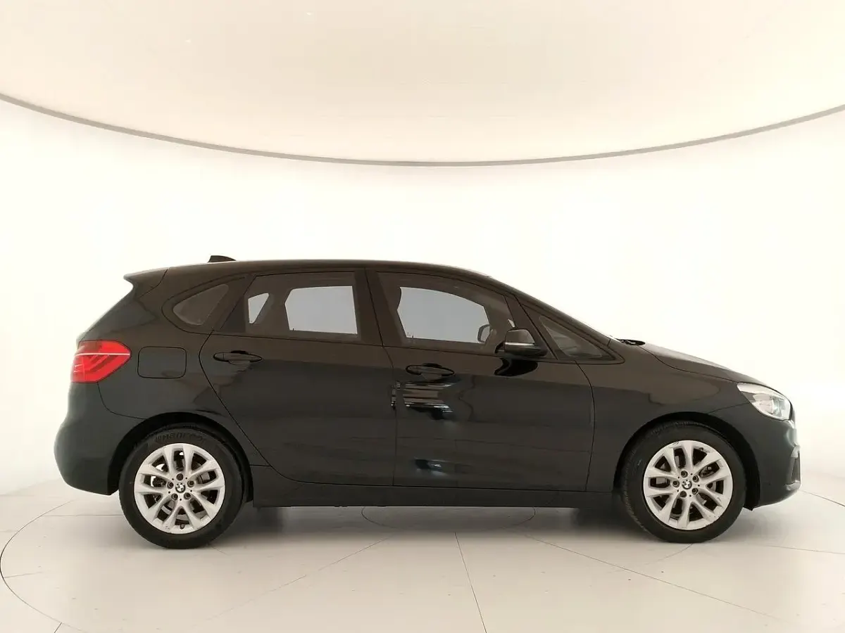 Usata BMW 218 Advantage 150 CV (110 kW) 2018 Nero Station wagon