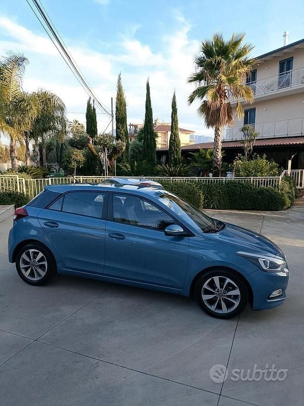 Usata Hyundai i20 Style 84 CV (61 kW) 2015 Grigio Berlina