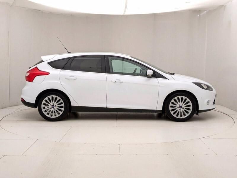 Usata Ford Focus 125 CV (91 kW) 2013 Bianco Berlina