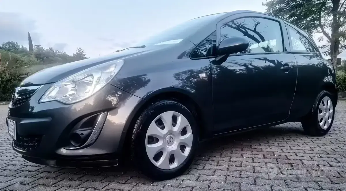 Usata Opel Corsa 85 CV (62 kW) 2013 Grigio Utilitaria