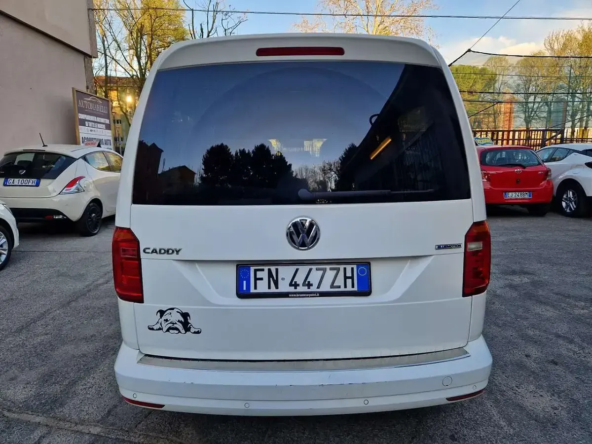 Usata VW Caddy Maxi Highline 110 CV (80 kW) 2018 Bianco Monovolume