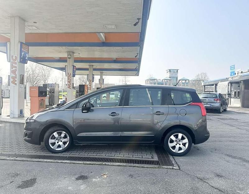 Usata Peugeot 5008 Business-Line 114 CV (83 kW) 2014 Monovolume