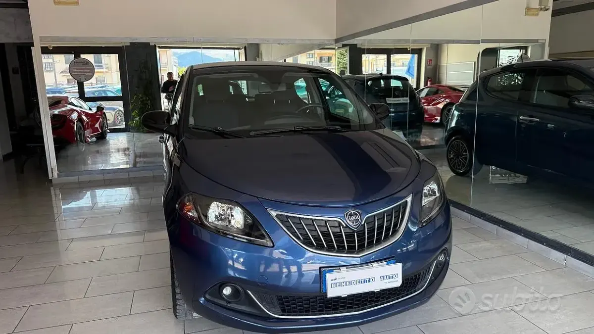 Usata Lancia Ypsilon Gold 69 CV (50 kW) 2022 Bluazzurro Utilitaria