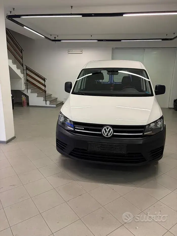 Usata VW Caddy Maxi Highline 110 CV (80 kW) 2020 Bianco Monovolume