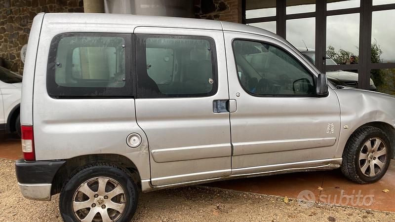 Usata Peugeot Partner 2006 Grigio Monovolume