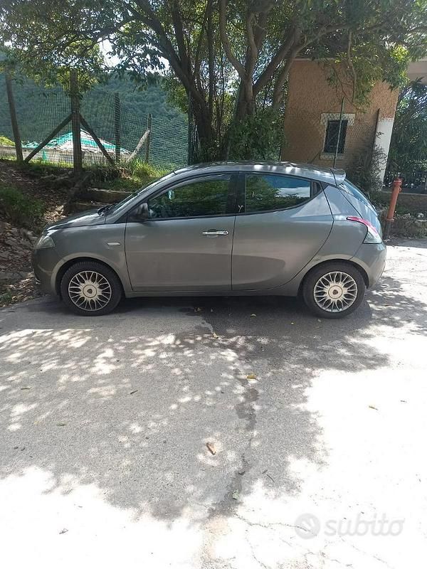 Usata Lancia Ypsilon 2018 Grigio Utilitaria
