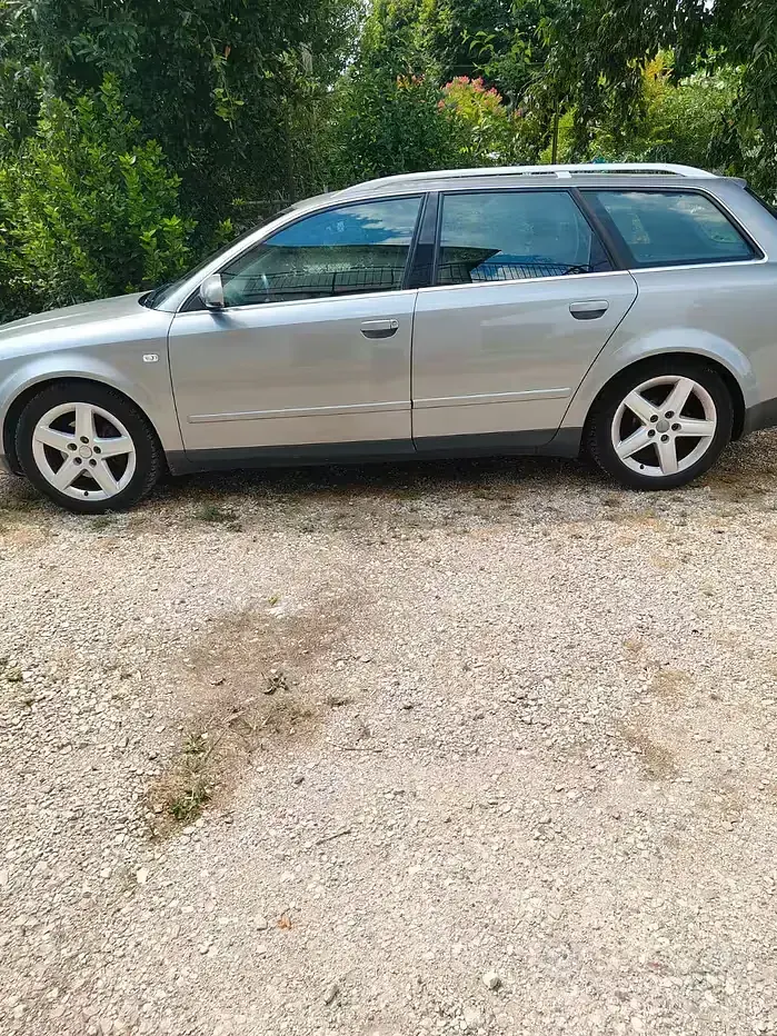 Usata Audi A4 Comfort 130 CV (95 kW) 2002 Grigio Station wagon