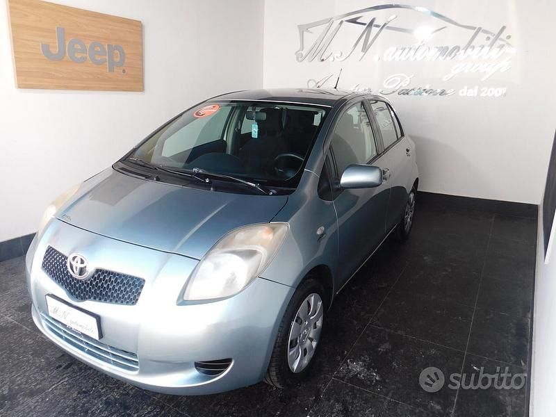 Usata Toyota Yaris Sol 69 CV (50 kW) 2008 Grigio Berlina
