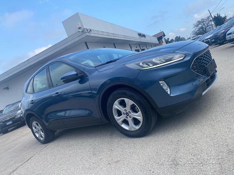 Usata Ford Kuga 120 CV (88 kW) 2022 Blu SUV