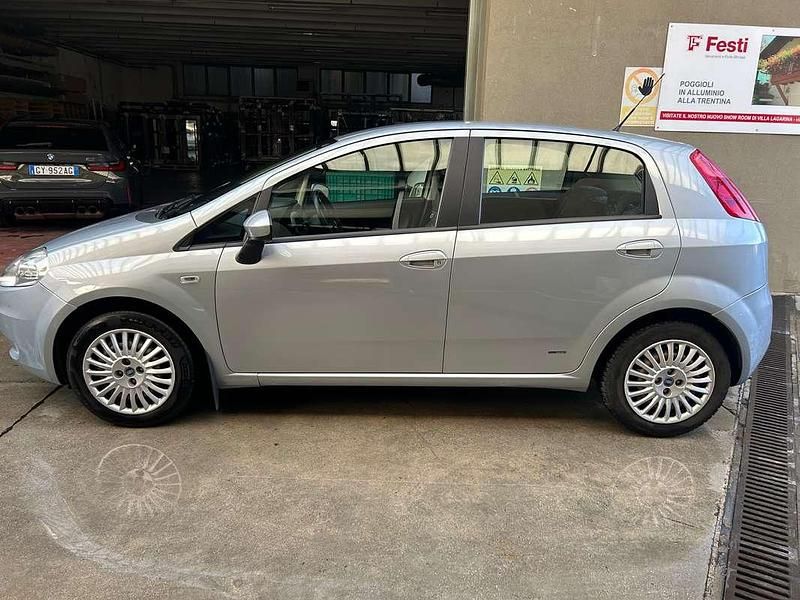 Usata Fiat Grande Punto Dynamic 75 CV (55 kW) 2006 Argento Utilitaria