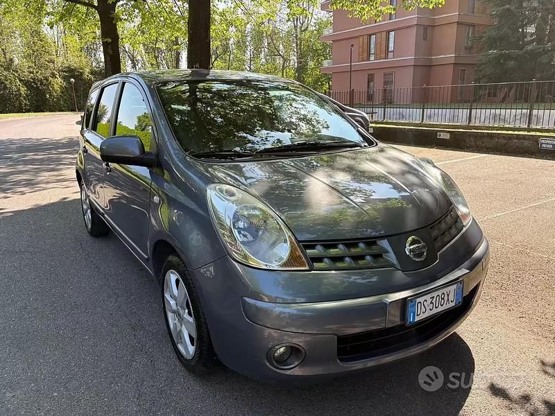 Usata Nissan Note Visia 88 CV (64 kW) 2009 Grigio Utilitaria