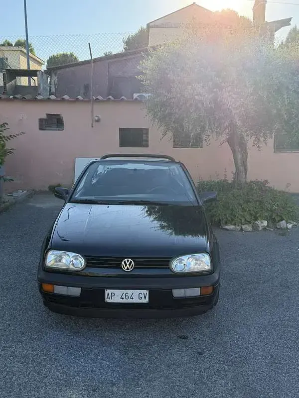 Usata VW Golf Cabriolet Classicline 101 CV (74 kW) 1997 Bluazzurro Cabrio