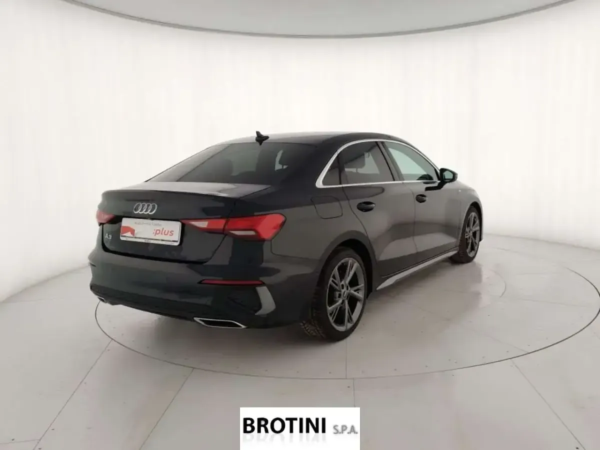 Usata Audi A3 S-Line 116 CV (85 kW) 2024 Nero metallizzato Berlina